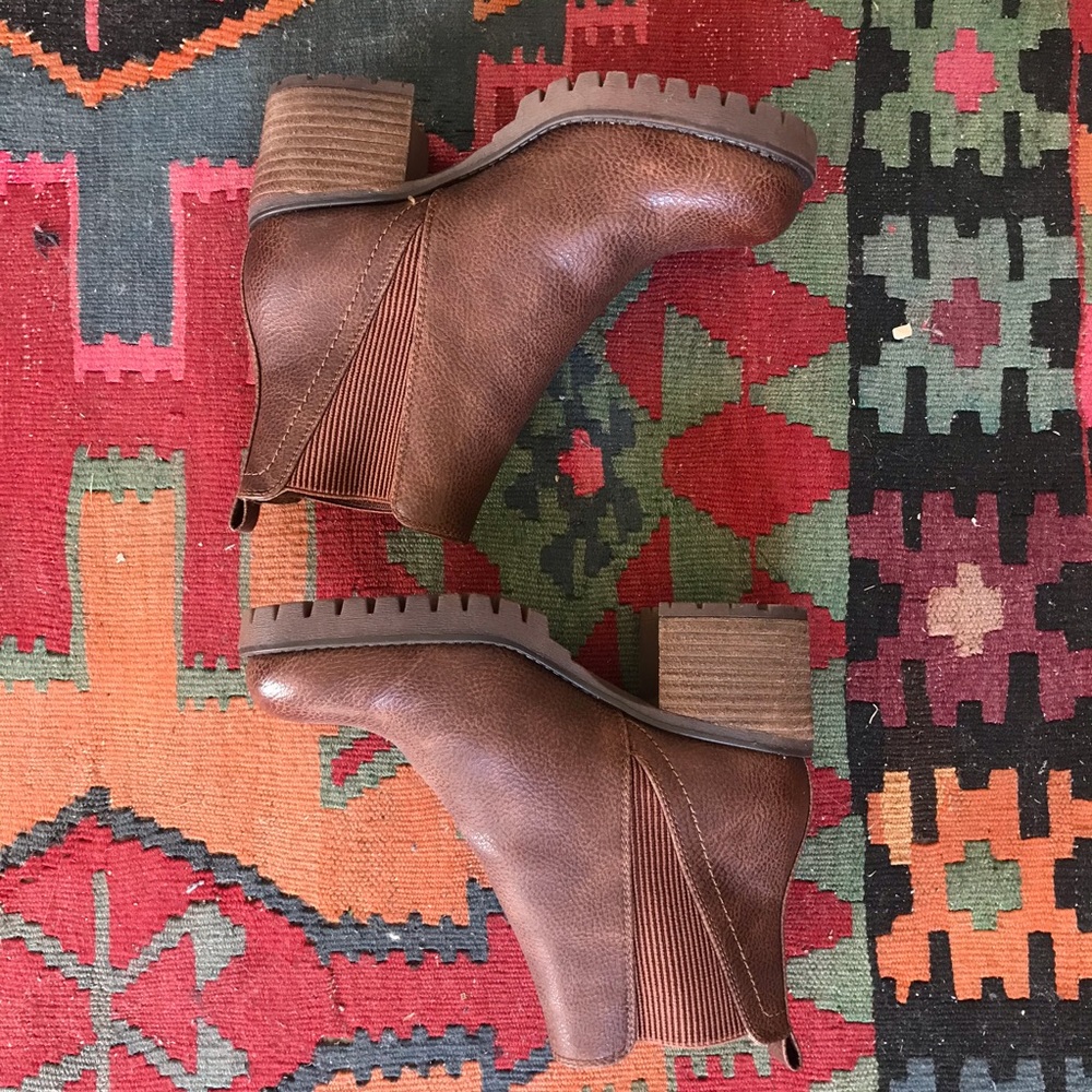New MIA Jody Brown Ribbed Block Heel Boot SZ 6